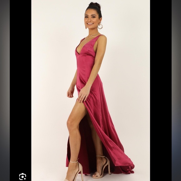Showpo Maxi Dress Women’s Size 6 Satin Hot Pink Slit Front Sleeveless Gown B20 - Picture 2 of 12